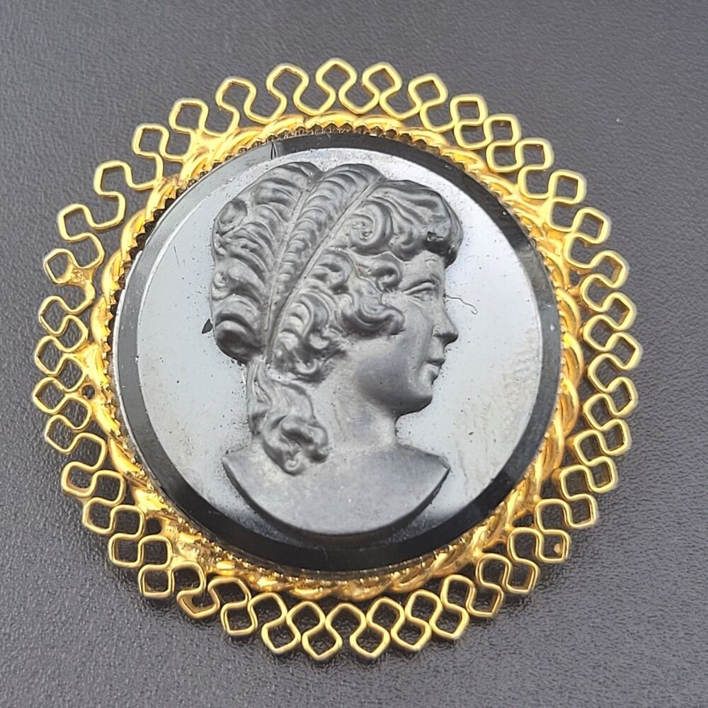 Vintage Whiting & Davis Black Glass Cameo Gold Plated Filigree Frame Brooch Pin